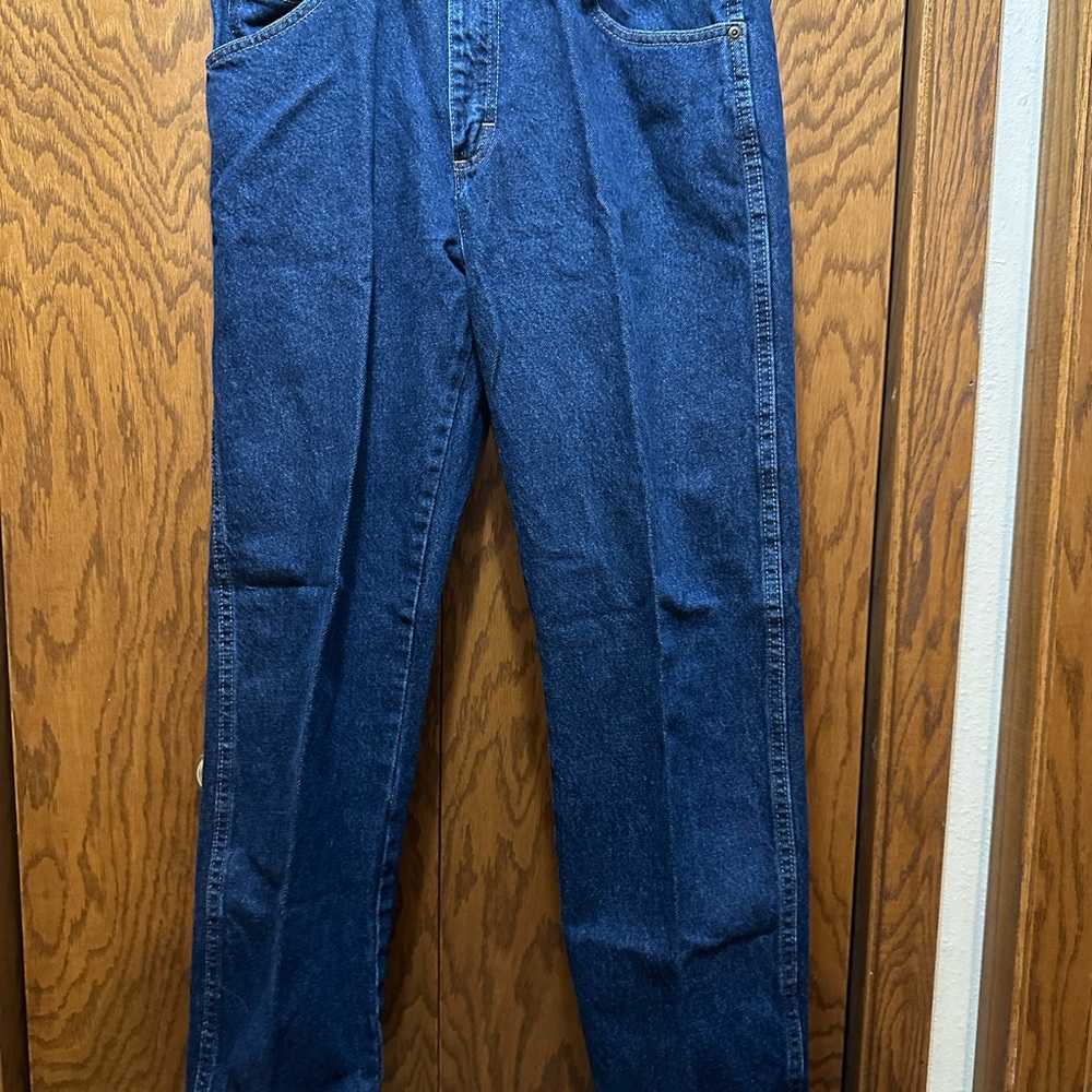 WRANGLER. 34 x 30. DARK by WASHED. Pressed/ironed with a center crease
No flaws
